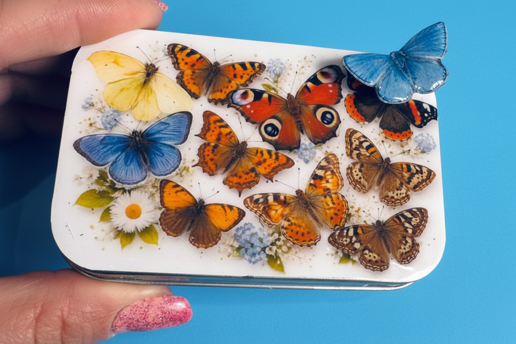 butterfly handmade small tin