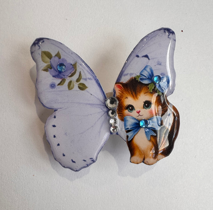 Butterfly kitten enamel pin in blue