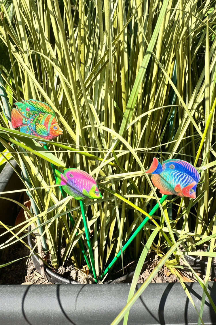 Tropical fish garden planter stake,
