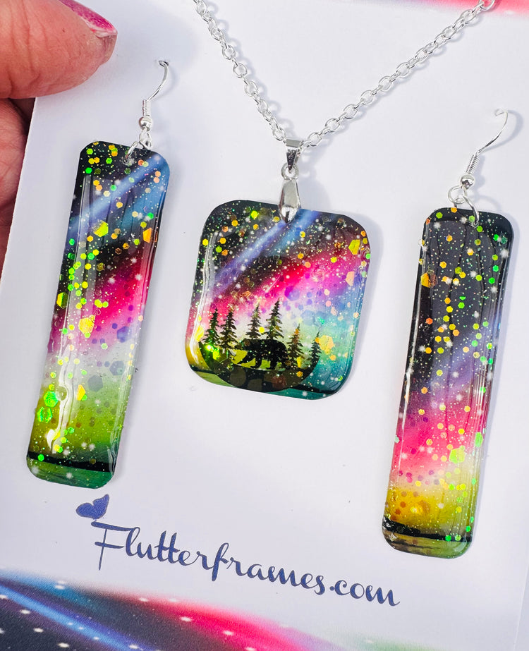 The northern lights, aurora borealis earrings and pendant set