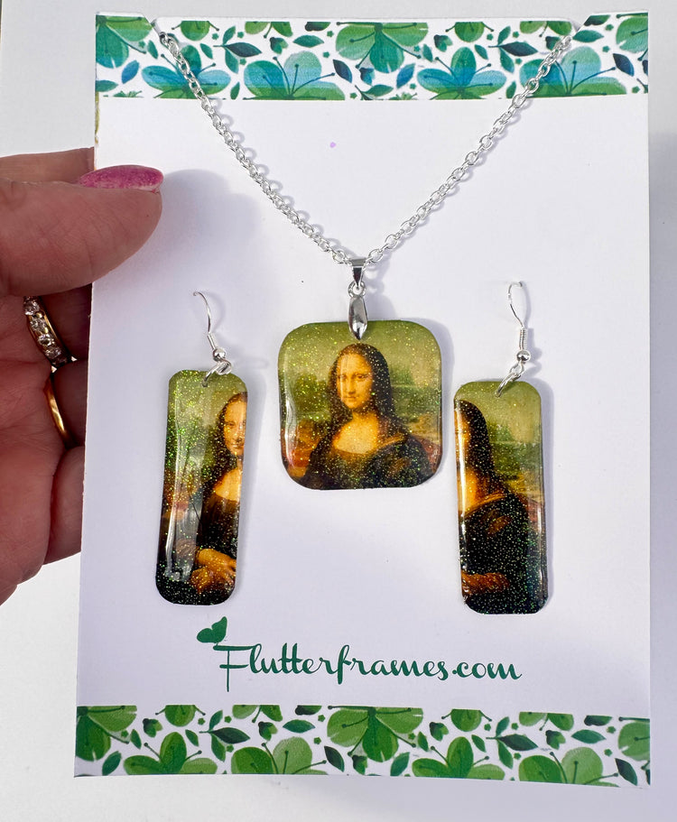 Mona Lisa Leonardo da Vinci earrings and pendant set