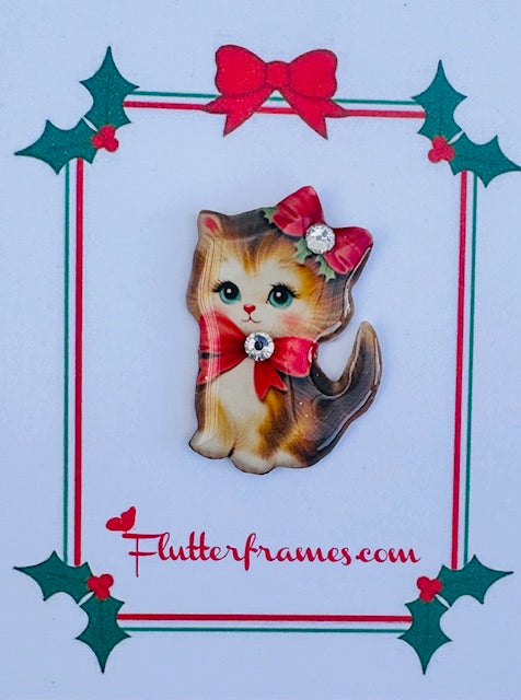 super cute kitty pin or magnet