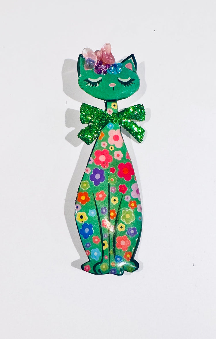 Retro green tall cat brooch
