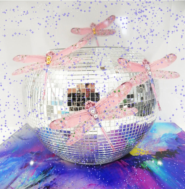 pink dragonflies decor