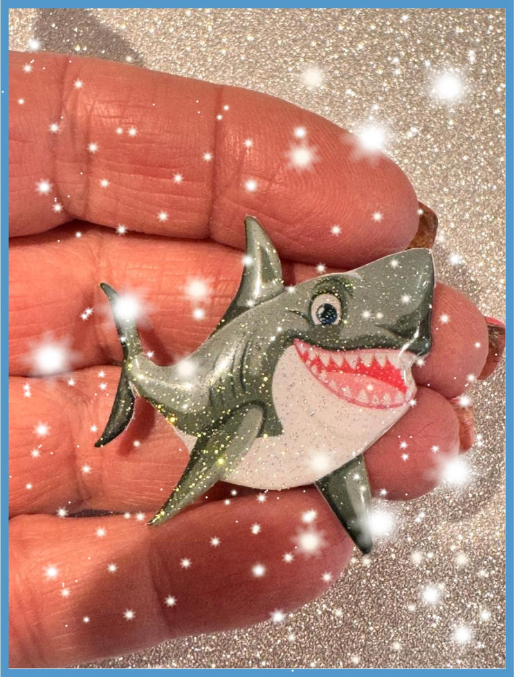 Shark tin pin