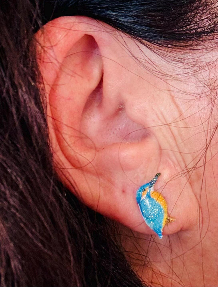 Unique and chic. Kingfisher Bird stud earrings.