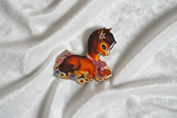 Retro cute pony handmade brooch
