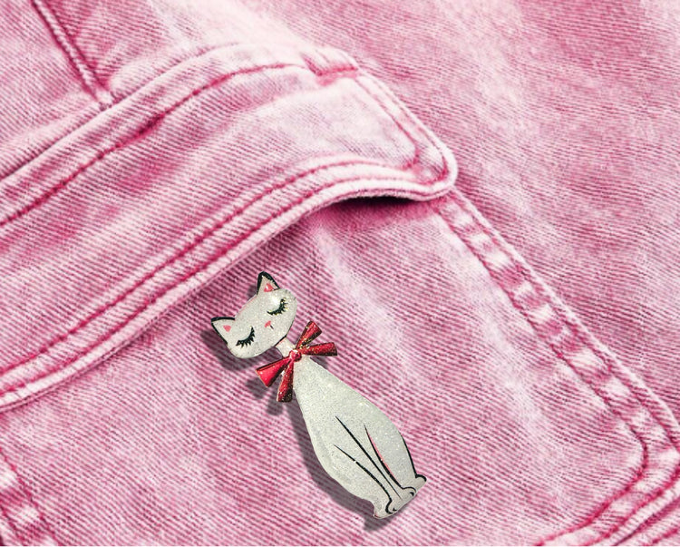white Retro cat enamel pin – Handmade from Recycled Tin Cans