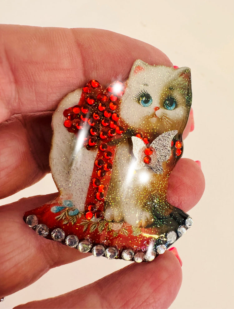 Vintage-style Christmas kitten brooch handmade from tin cans