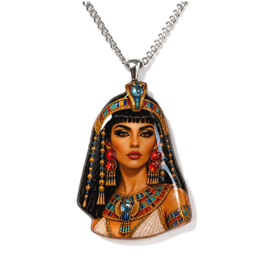 An Egyptian goddess pendant necklace. Cleopatra