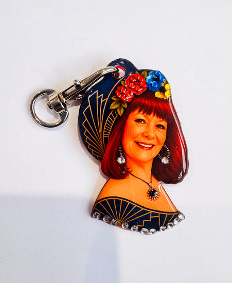 Flapper girl photo brooch, personalised Magnet or key ring