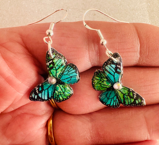 hand crafted from tin cans small green dangle earrings

