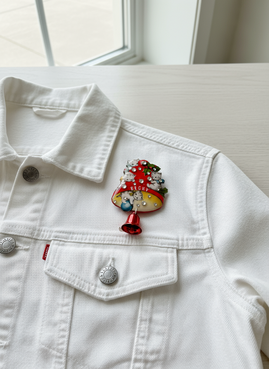 Personalised Christmas Vintage kittens on bell Enamel Pin or magnet – Handmade from Recycled Tin Cans – Christmas Secret Santa gift