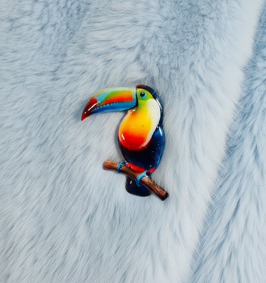 Toucan enamel pin
