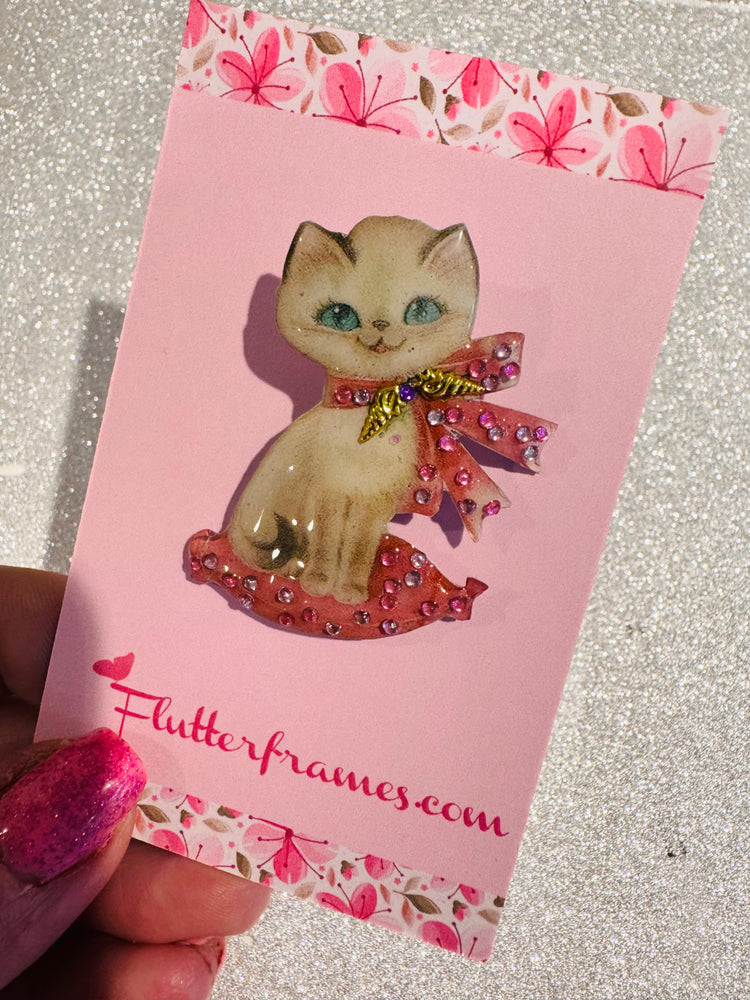 beautiful retro handmade cat brooch