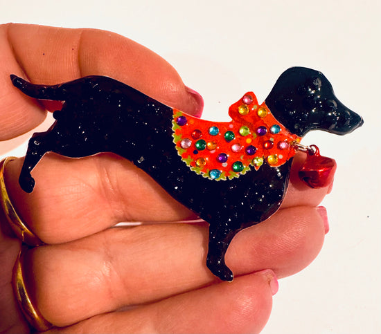 Pretty black Dog brooch – Sausage dog - diamantes