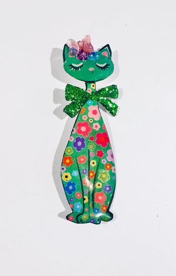 Retro green tall cat brooch 