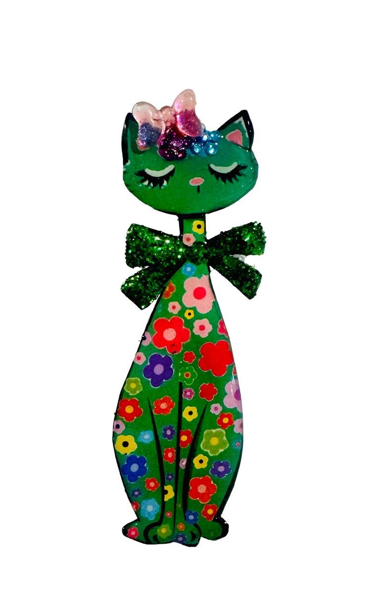 Retro green tall cat brooch – Handmade from Recycled Tin Cans