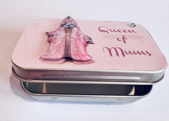 Queen of Mums. Personalised Mum small tin with butterfly magnet
