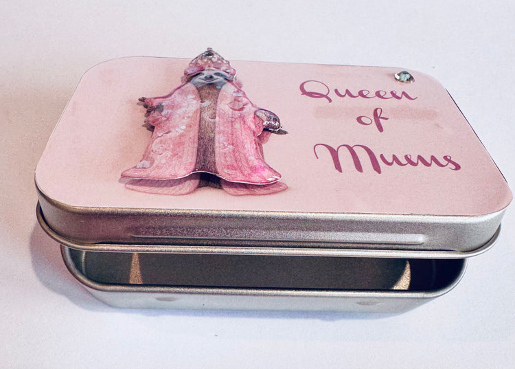 Queen of Mums. Personalised Mum small tin with butterfly magnet