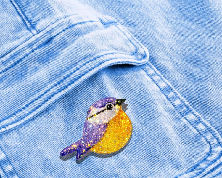 Blue Tit bird door enamel pin. Beautiful bird brooch/lapel
