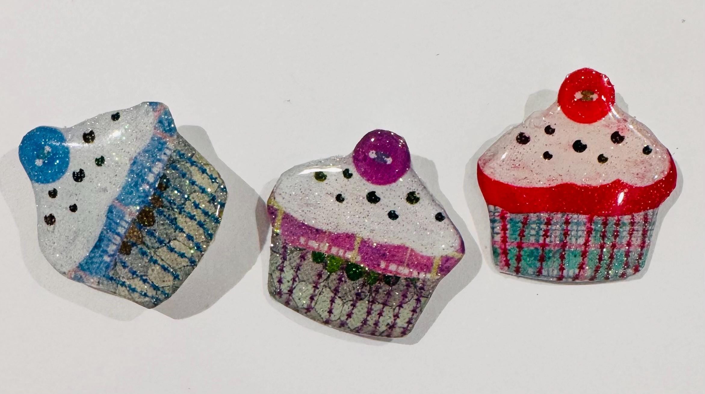 Cup cake pin. Cake maker's pin. Cup cake cook's pin. Baker's cake maki ...