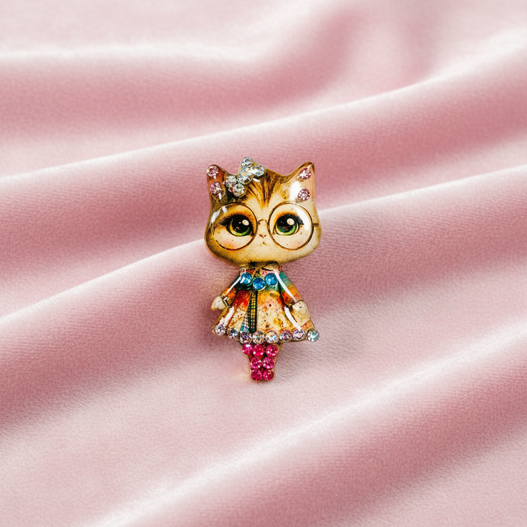 pretty kitty can diamante pin