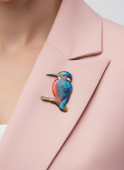 Beautiful  kingfisher enamel pin