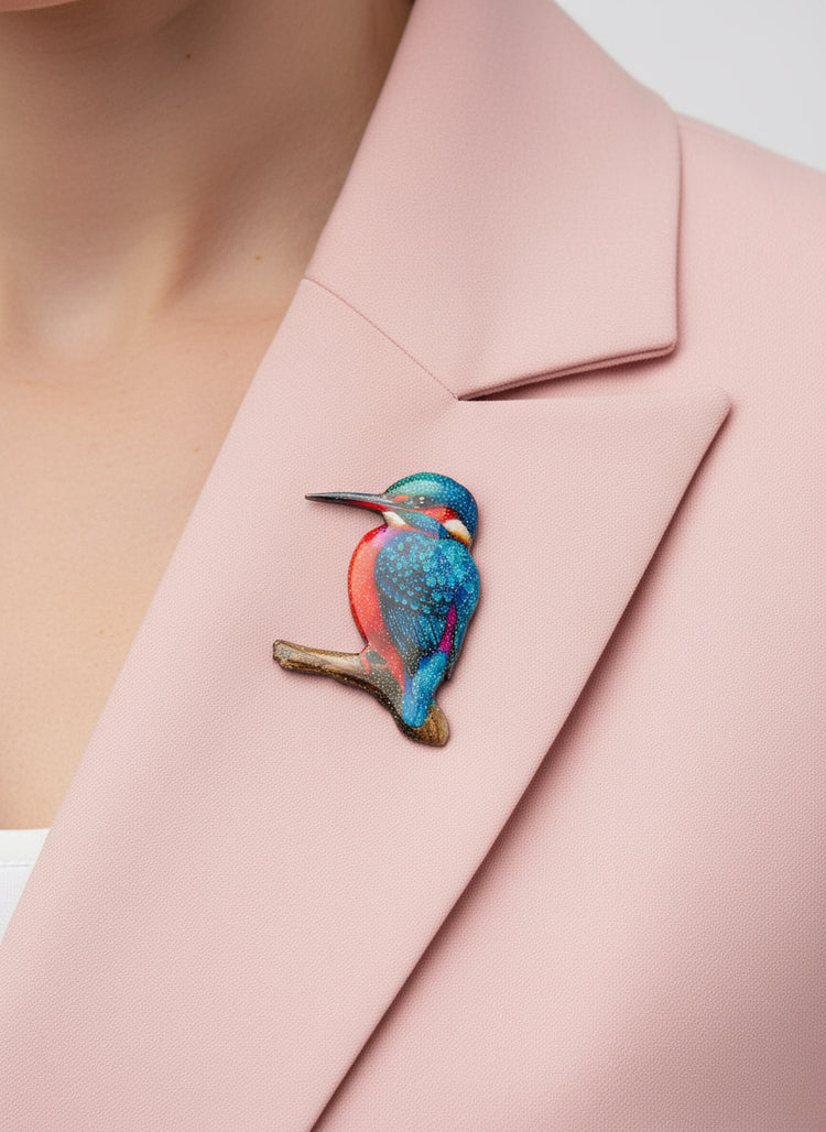 Beautiful  kingfisher enamel pin